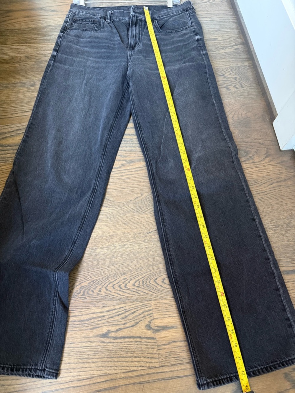 American Eagle Outfitters women’s Washed Black Straight Relaxed Jeans size 6L. - Picture 5 of 5